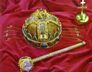 The Hungarian Holy Crown with badges